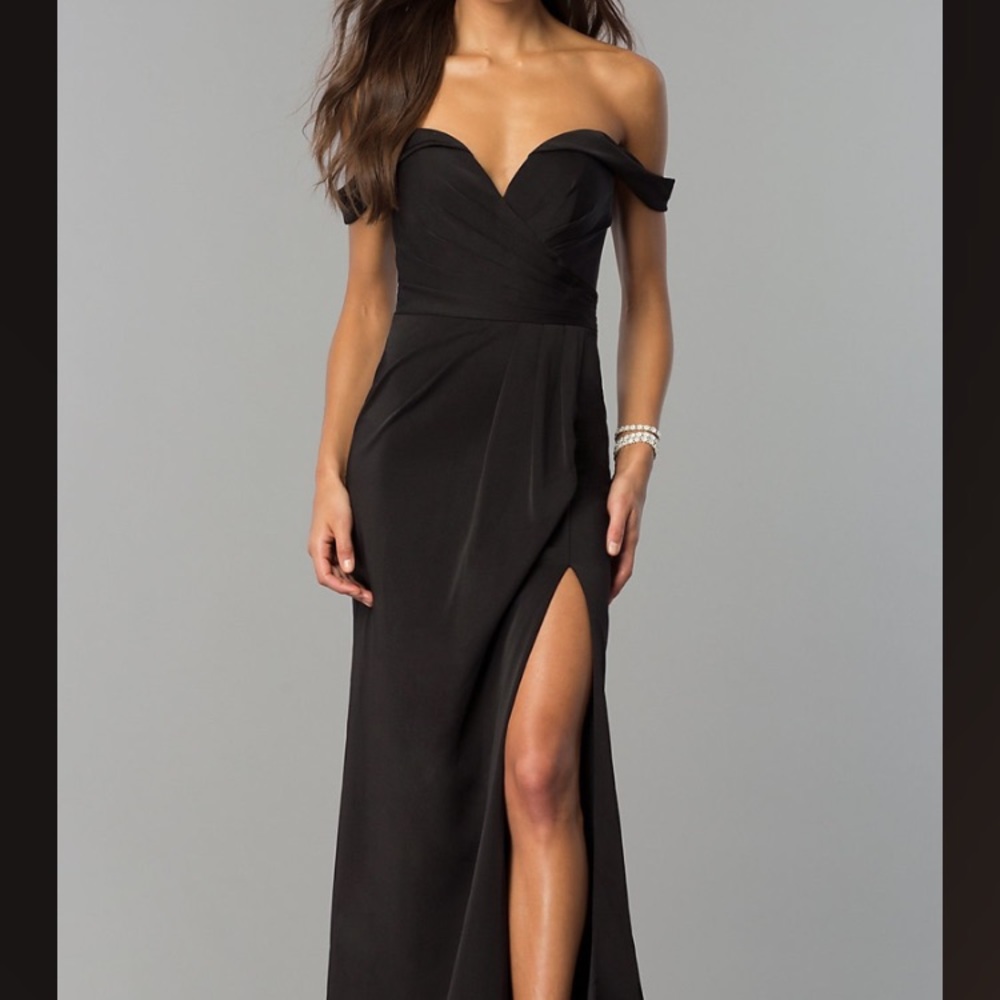 Black silk Faviana gown